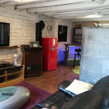 Apiculteur Loue 2 Dans Cadre Verdoyant Homestay *