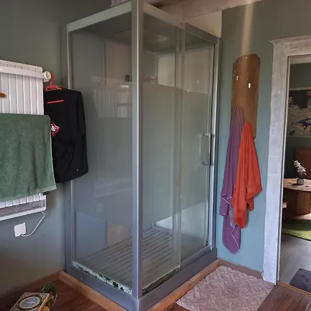 Apiculteur Loue 2 Dans Cadre Verdoyant Homestay *