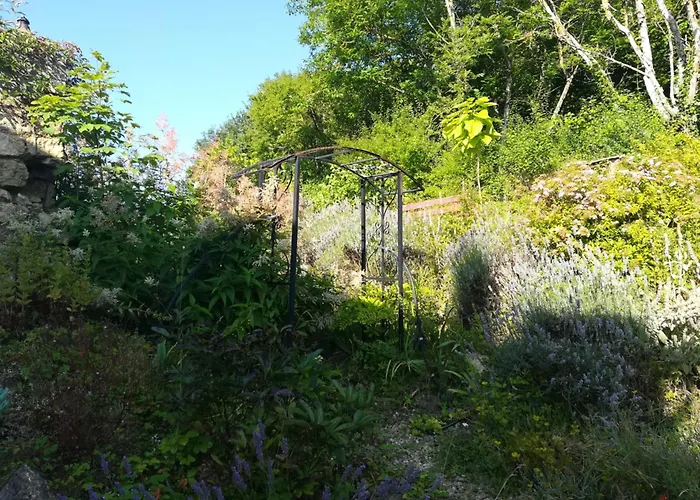 Apiculteur Loue 2 Dans Cadre Verdoyant Pagny-sur-Meuse