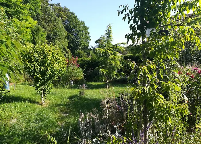 Apiculteur Loue 2 Dans Cadre Verdoyant Homestay